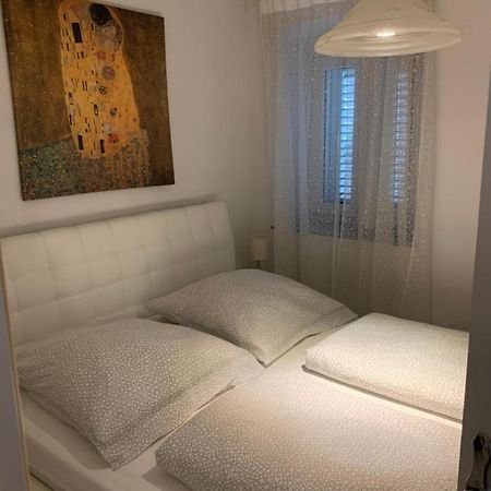 Apartman Annamaria Cres Buitenkant foto