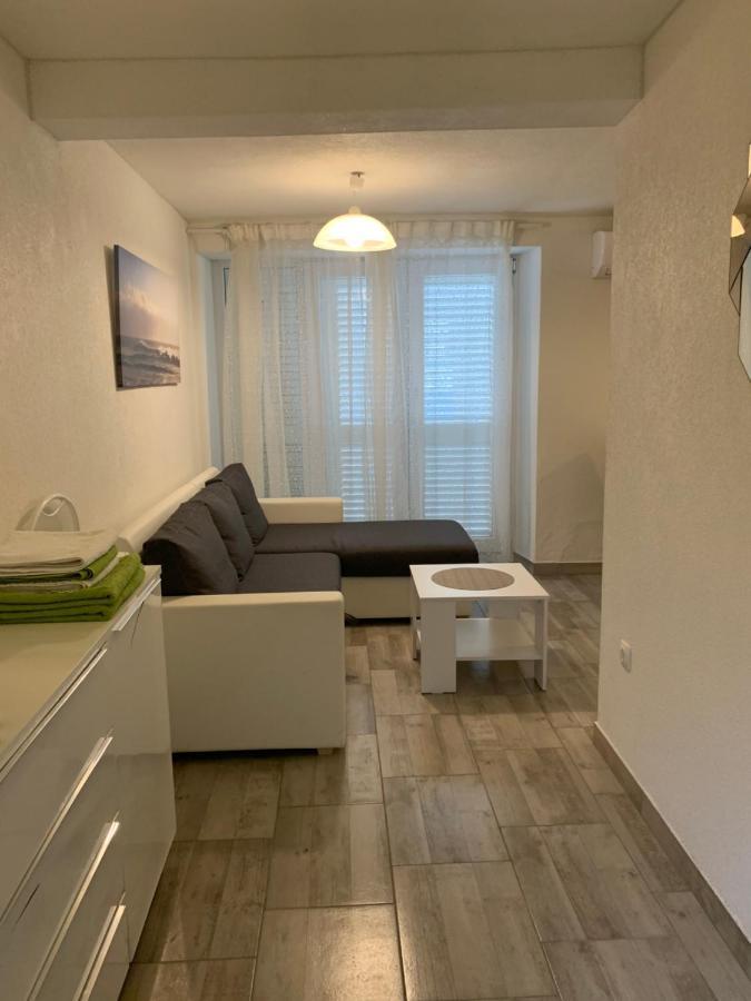 Apartman Annamaria Cres Buitenkant foto